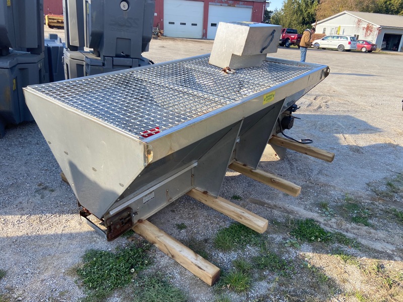 Chemical/Fertilizer Application  Arctic Salt Spreader Photo